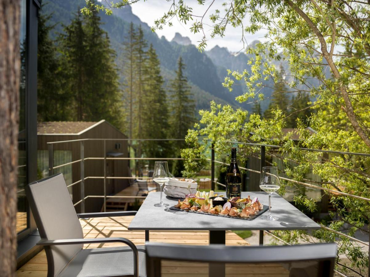 Skyview Chalets Am Camping Toblacher See Exterior photo